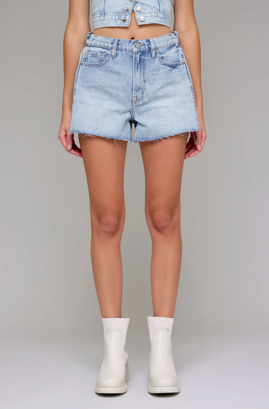 Ava Medium Wash Shorts