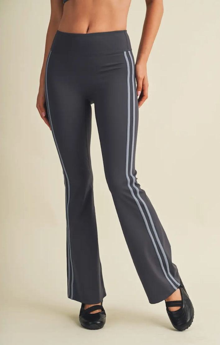 Low Waisted Side Striped Leggings