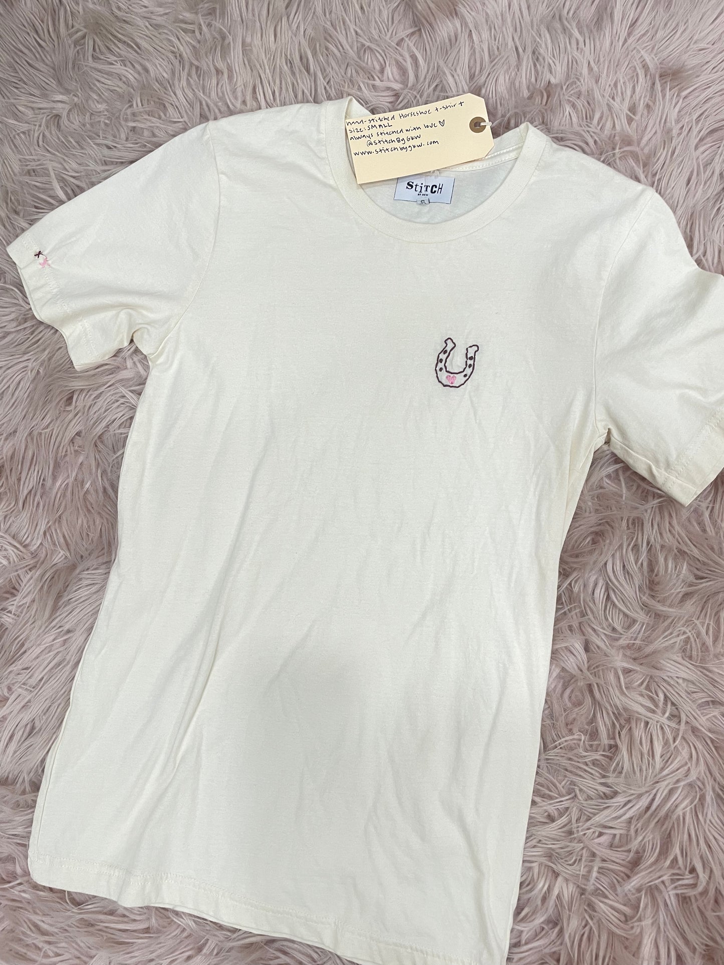 STITCH, Horseshoe Off White Tee