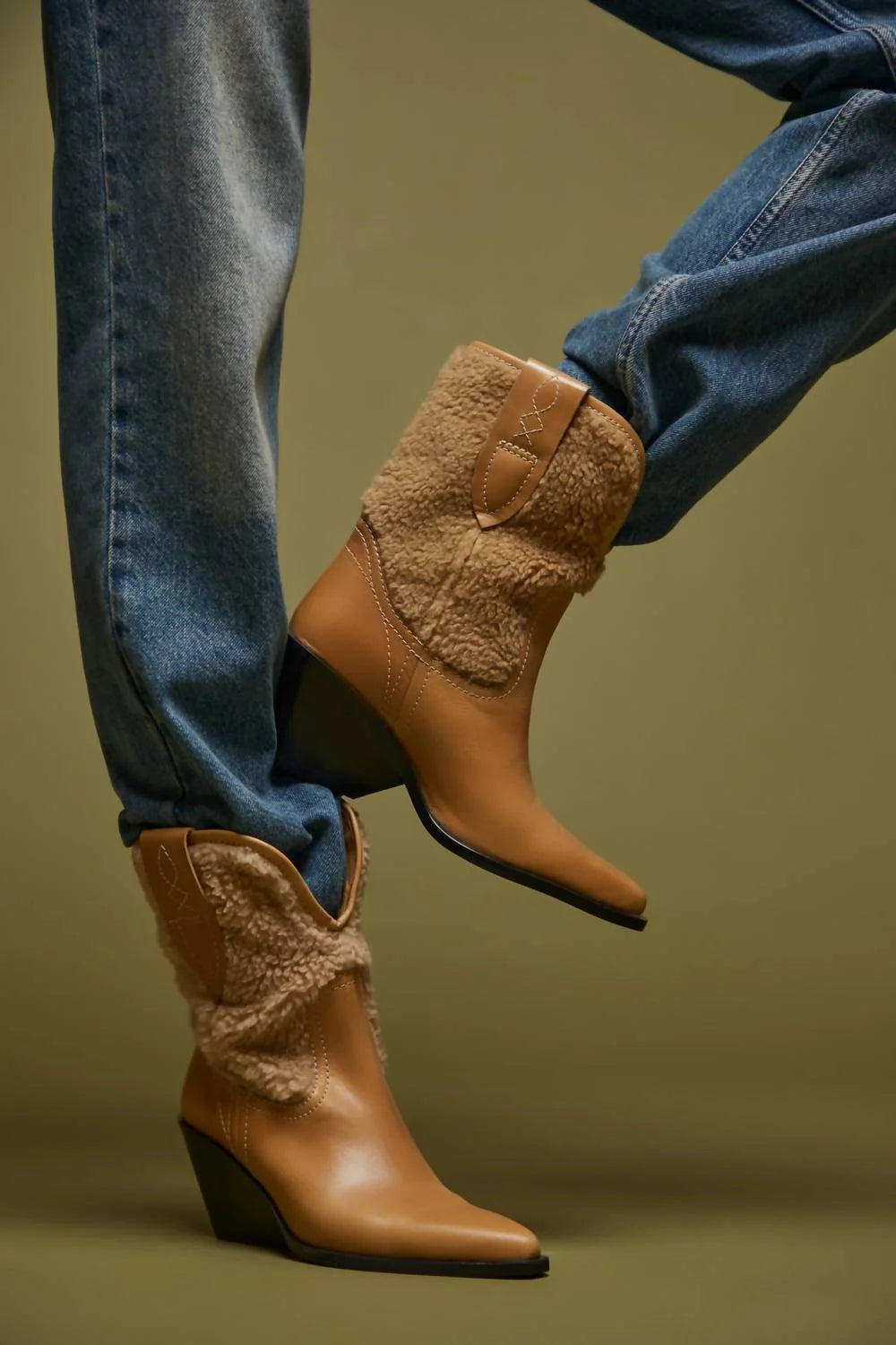 Pitchfork Fur Boots Almond Butter